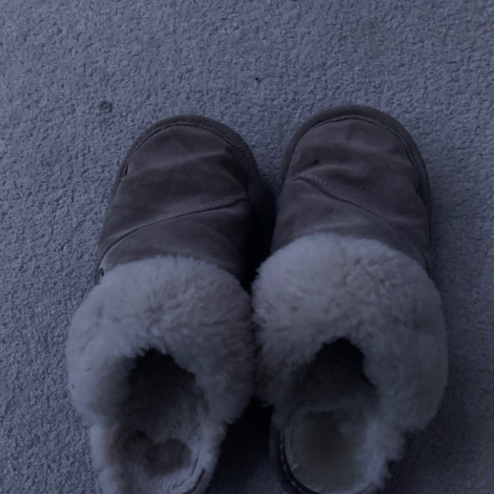 Slippers - Picture 2 of 5